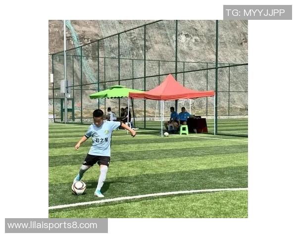 优贝足球引领青少年足球热潮助力孩子们健康成长与全面发展 优贝足球引领青少年足球热潮助力孩子们健康成长与全面发展