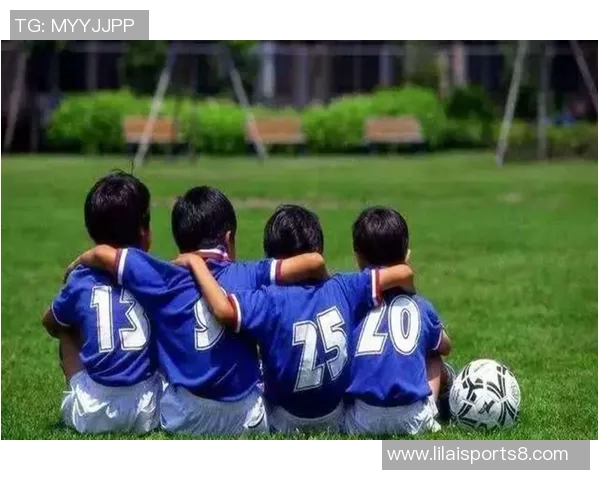 足球爱好者的激情与梦想:探索绿茵场上的无尽可能与友谊 足球爱好者的激情与梦想:探索绿茵场上的无尽可能与友谊